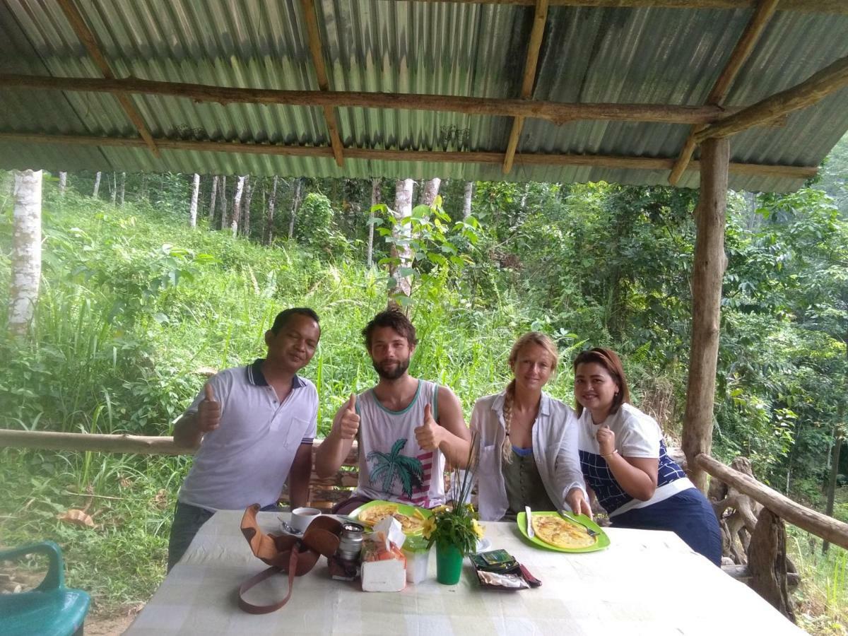 Landak River Guest House Only Trekking With Us Bukit Lawang Exterior photo
